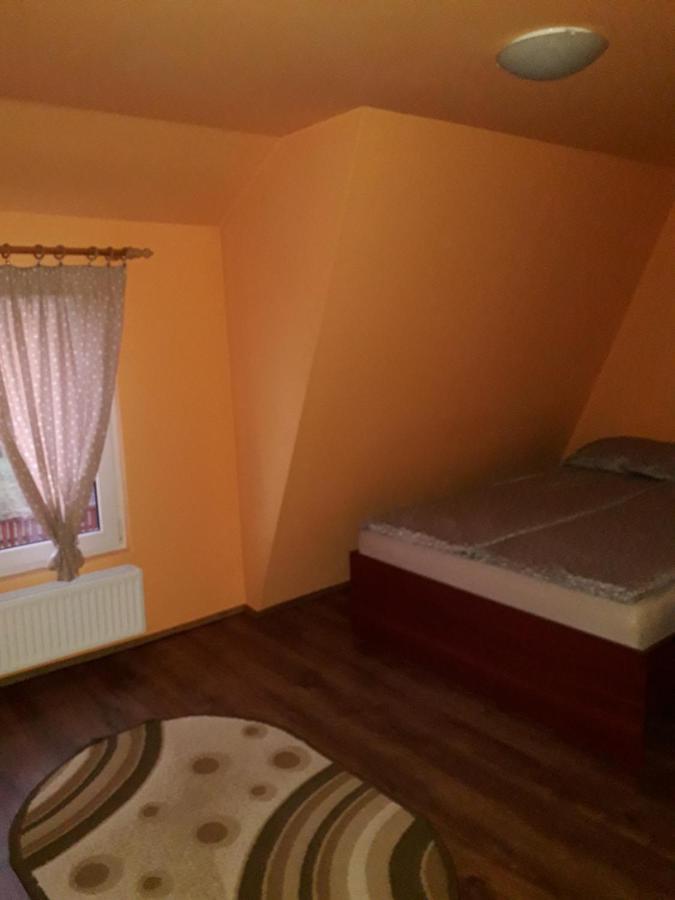 Hotel Timi Kulcsoshaz à Lăzarea Extérieur photo